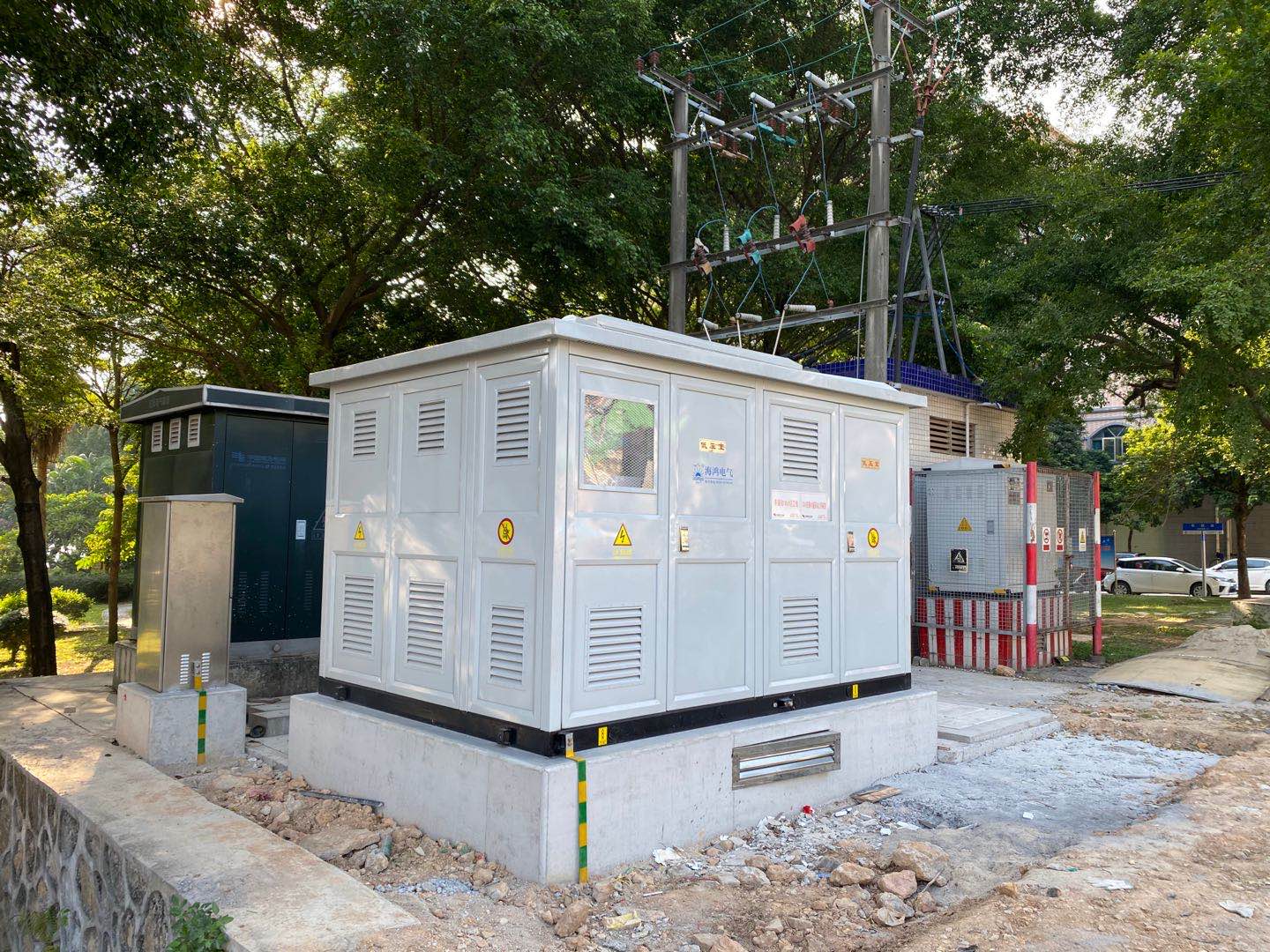 ��ݸ��ʯ���½���Χ��ʢ԰վ